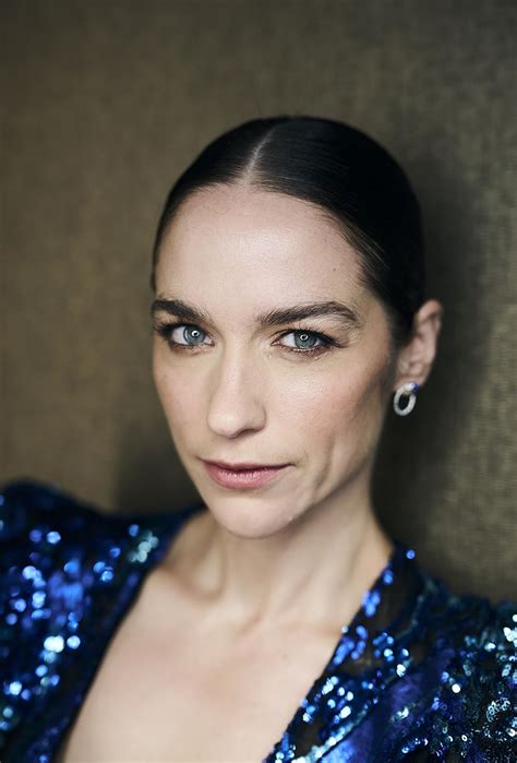 Melanie Scrofano (@melanie.scrofano.officiel)